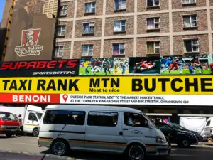 where to find a taxi from Johannesburg to Benoni
