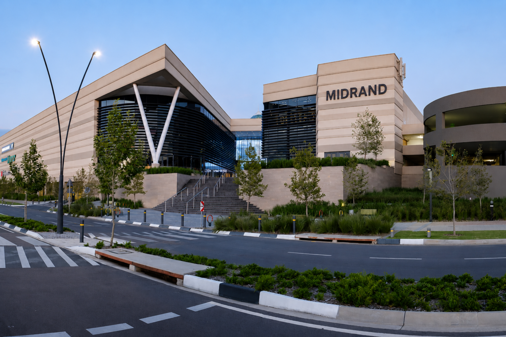 Johannesburg CBD to Midrand taxi loading passengers at Bree Taxi Rank